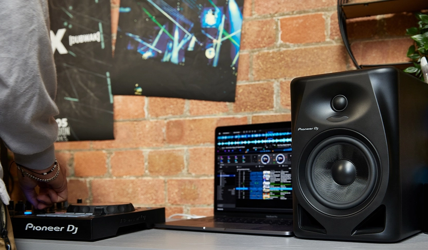 Pioneer DM-40D-BT-W Bluetooth DJ Monitör (Beyaz) | Sesçi Baba